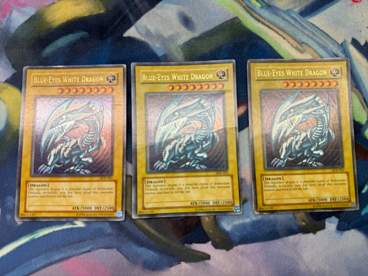 BLUE-EYES WHITE DRAGON SDK-001 Playset