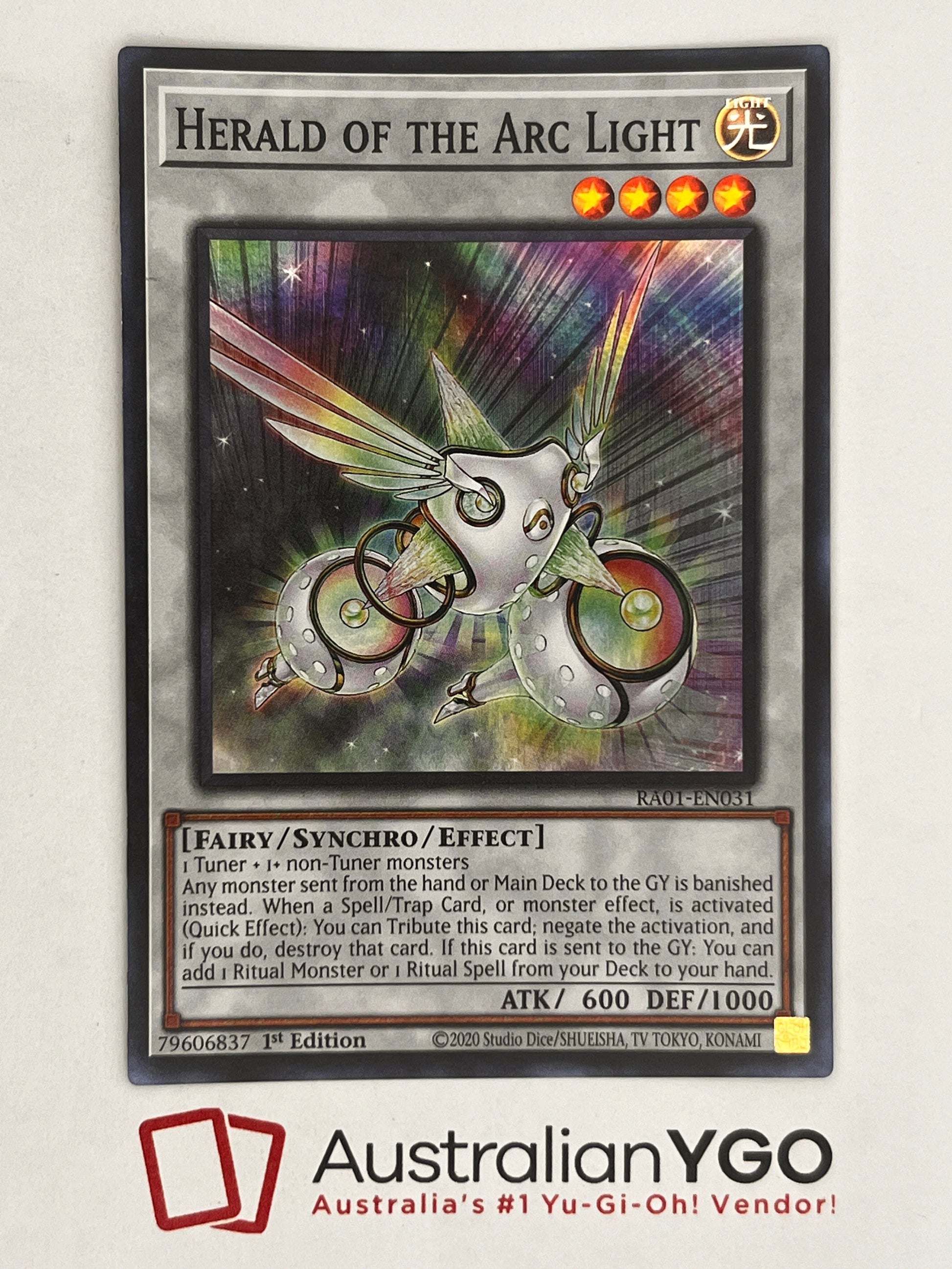 Carta Yu-Gi-Oh! Herald Of The Arc Light - Super Rara, 1ª Edición, Colección 25th Anniversary, Para Coleccionistas Y Duelos